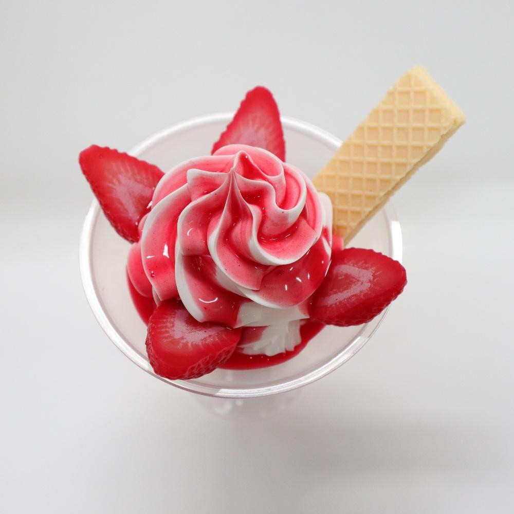 食品サンプル パフェ いちご IP-371 メーカー直送 ▽返品・キャンセル