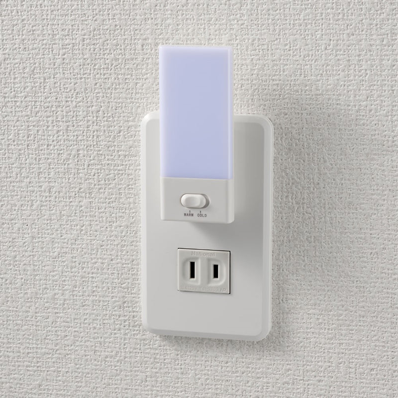 エルパ ELPA LEDセンサー付ライト コンセント式 明暗 PM-L104