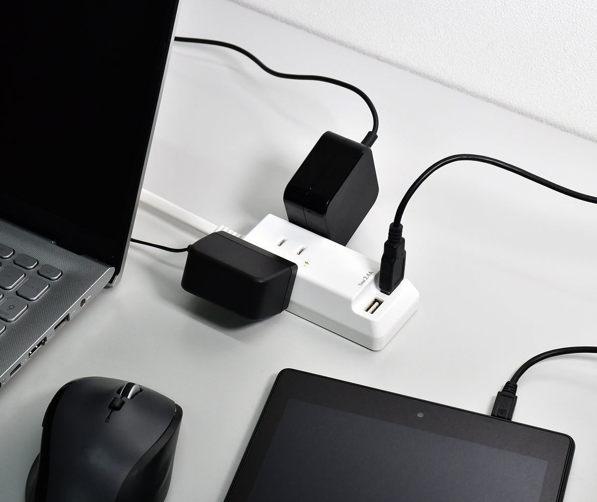 朝日電器 エルパ ELPA 耐雷USBコード付きタップ 2.5m 3個口 WL