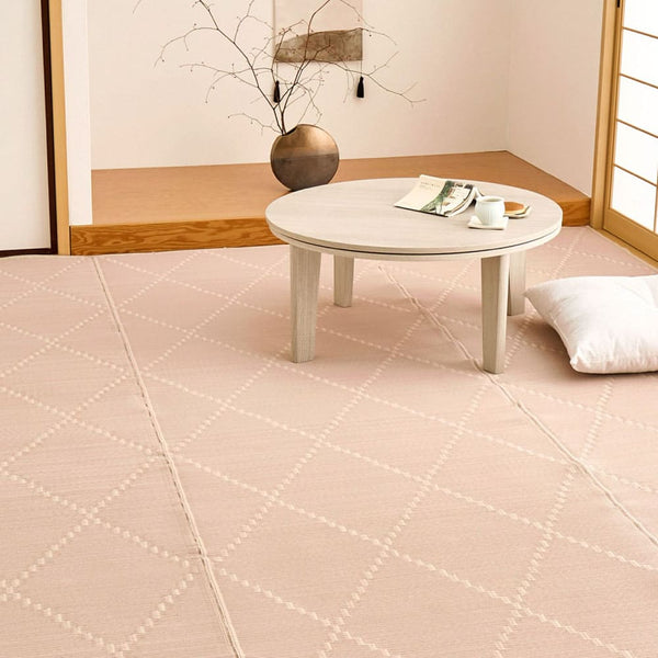 裏付き 洗えるい草風カーペット モンド 江戸間8畳 ピンク メーカー直送 ▼返品・キャンセル不可【他商品との同時購入不可】